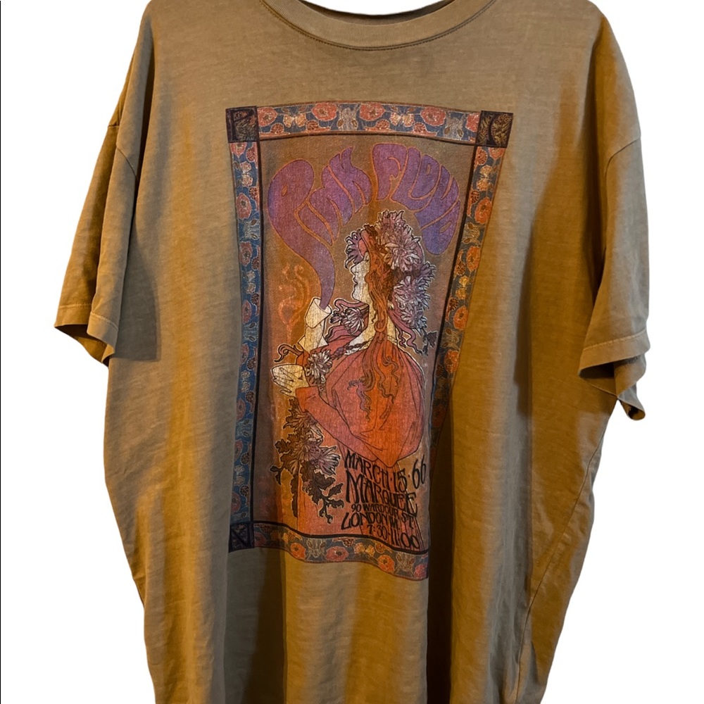Cotton on graphic t shirt